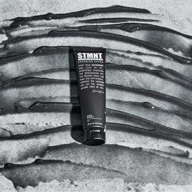 STMNT gel on hands demonstrating smooth application and quick coverage