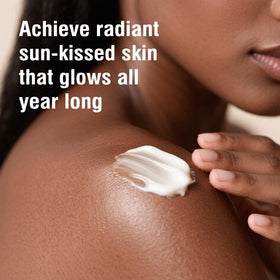 Sttes creamy body butter texture close-up, lightweight absorption demonstrated