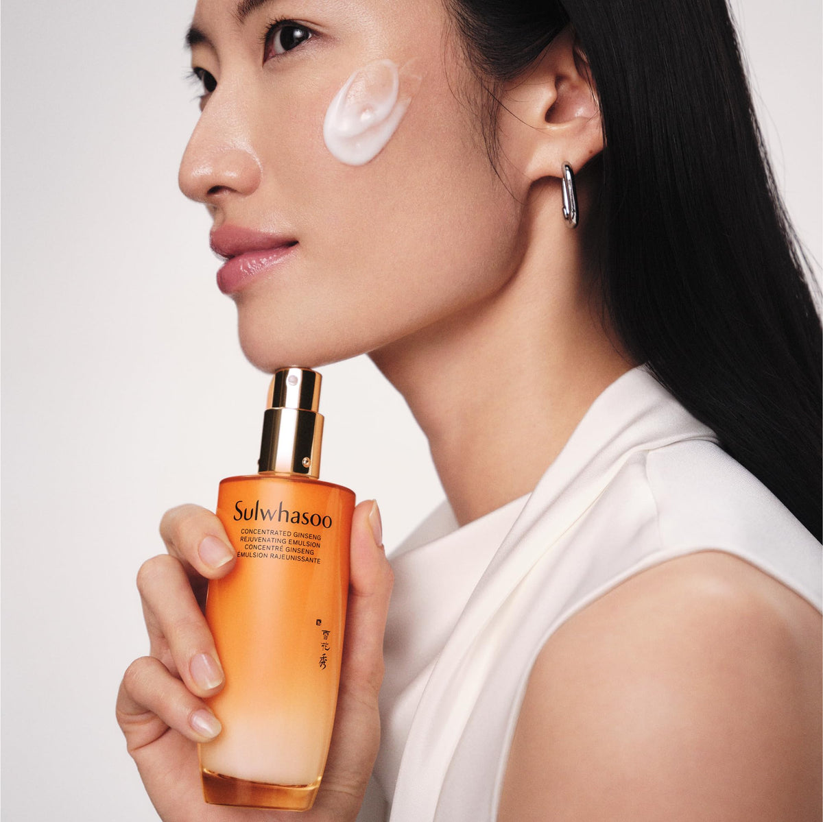 Sulwhasoo ginseng ingredient detail illustrating potent rejuvenation benefit