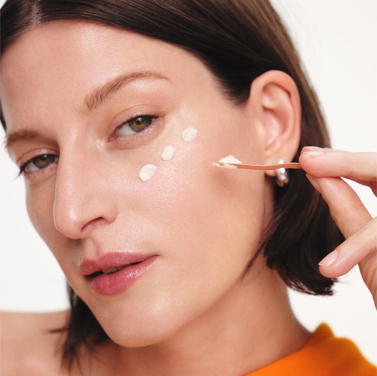 Sulwhasoo ingredient label close-up showing ginseng actives and peptide benefits