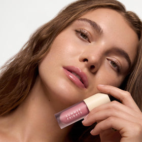 Summer Fridays applicator detail with doe-foot for precise application and clean edges