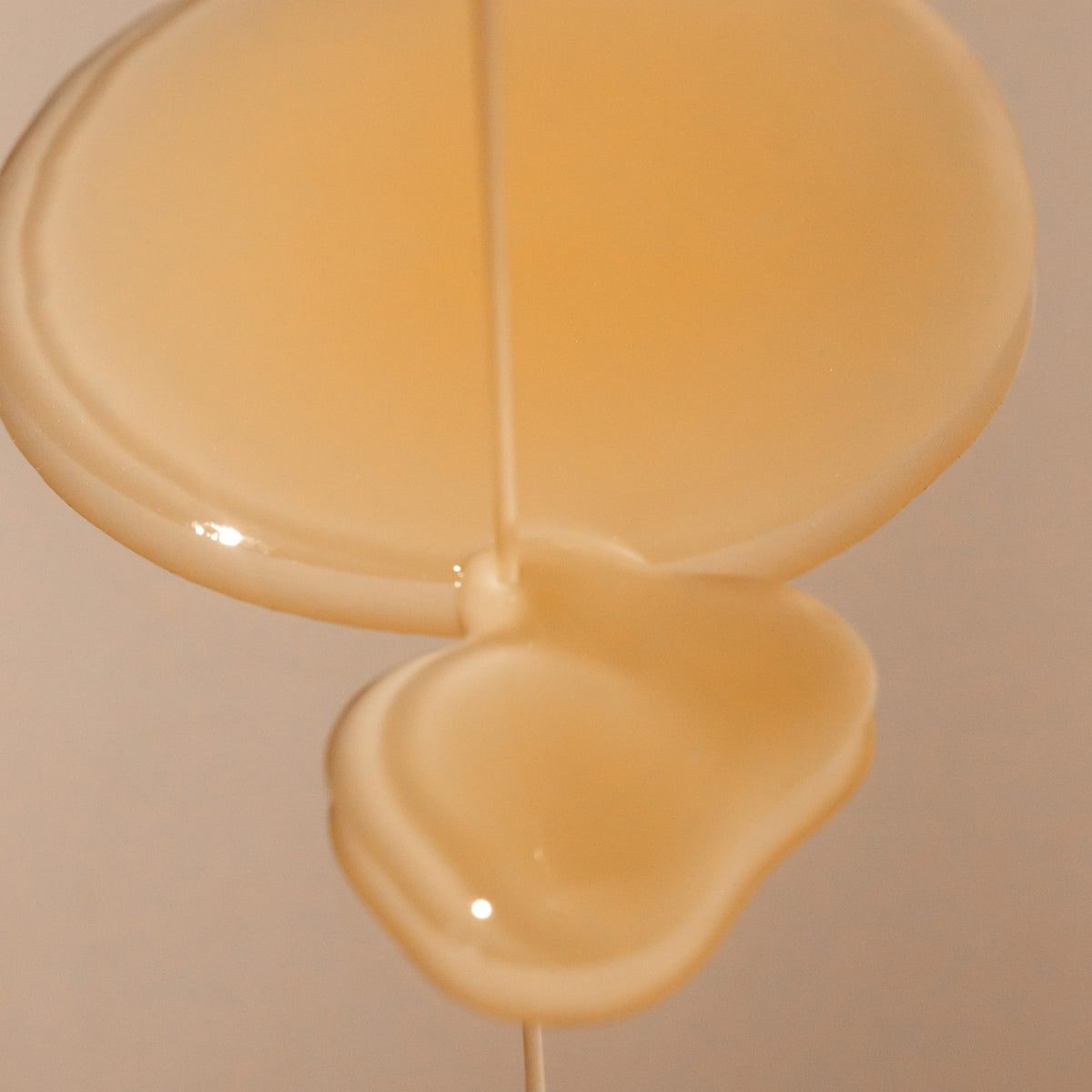 Summer Fridays ingredient label close-up highlighting vitamin C and niacinamide benefits