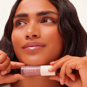 Summer Fridays texture close-up revealing glossy oil finish and nourishing oil blend