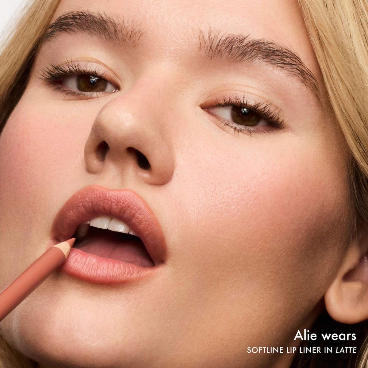 Summer Fridays close-up of pencil texture highlighting creamy formula and hydrating finish