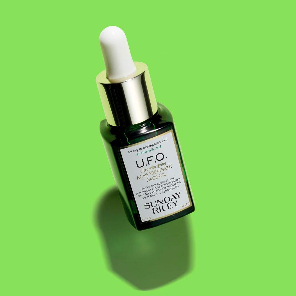 Sunday Riley oil texture closeup on skin, lightweight absorption benefit