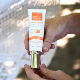 Suntegrity fair shade before and after on model for natural even-tone benefit