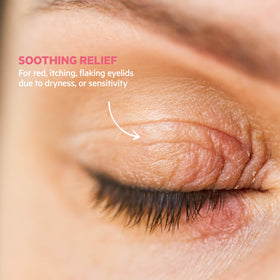 SVR Palpebral tube close-up highlighting applicator and sterile cap benefit