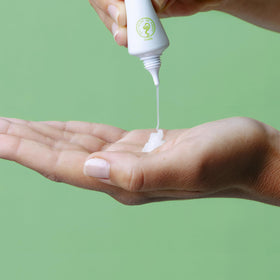 SVR Sebiaclear pump dispenser close-up enabling precise, hygienic dosing