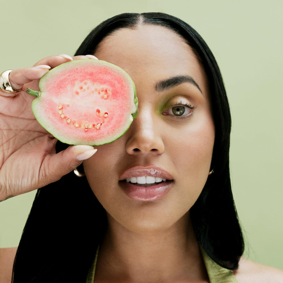 SWEET JULY peptide graphic close-up illustrating volumizing benefit without irritation