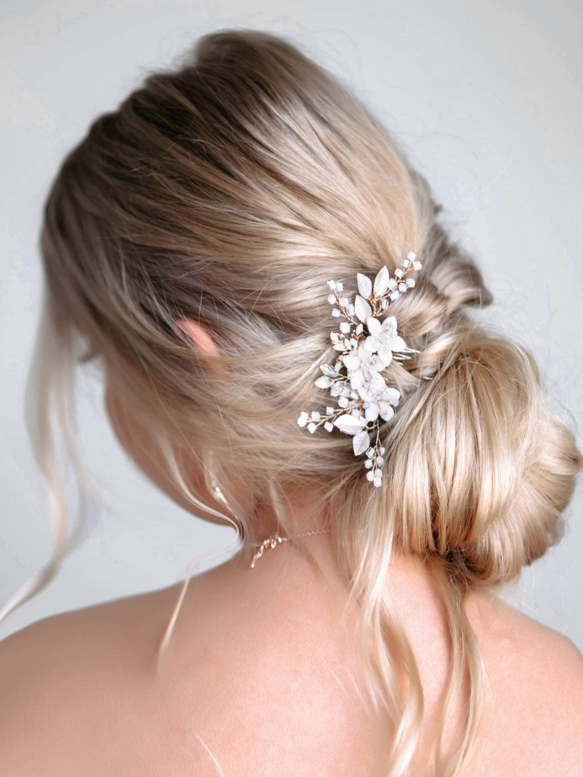SWEETV white ceramic flower focal close-up adding refined floral charm