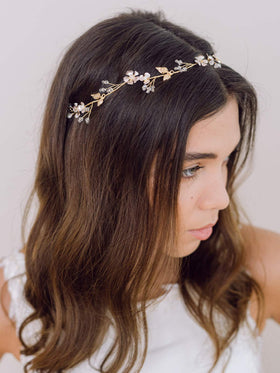 SWEETV ivory pearls and clear stones texture showing sparkle and lightweight construction