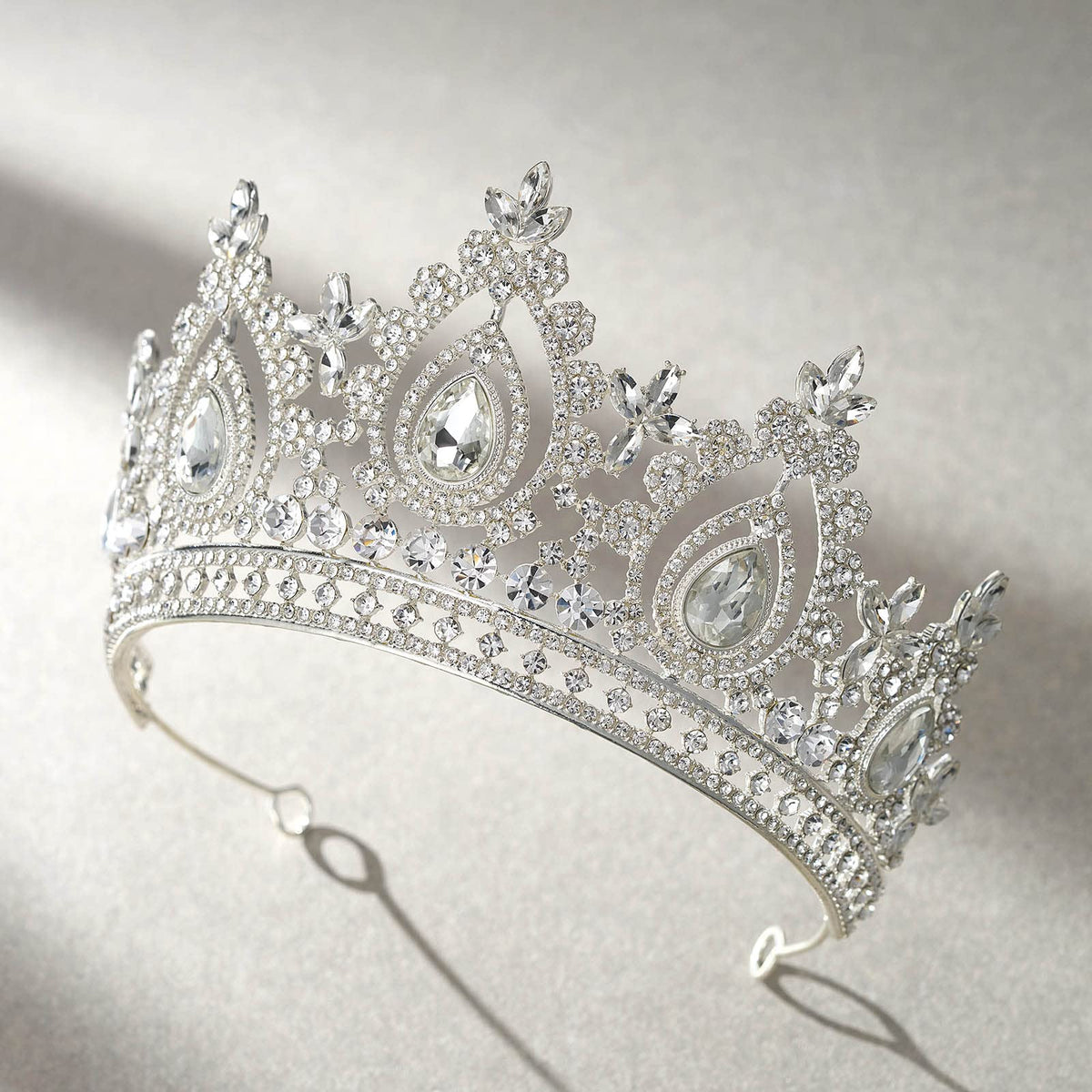SWEETV packaged crown with bobby pins ready for safe transport