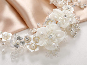 SWEETV ribbon and bobby pins laid out demonstrating easy adjustable fit