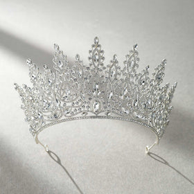 SWEETV crown paired with veil displaying wedding-ready coordination