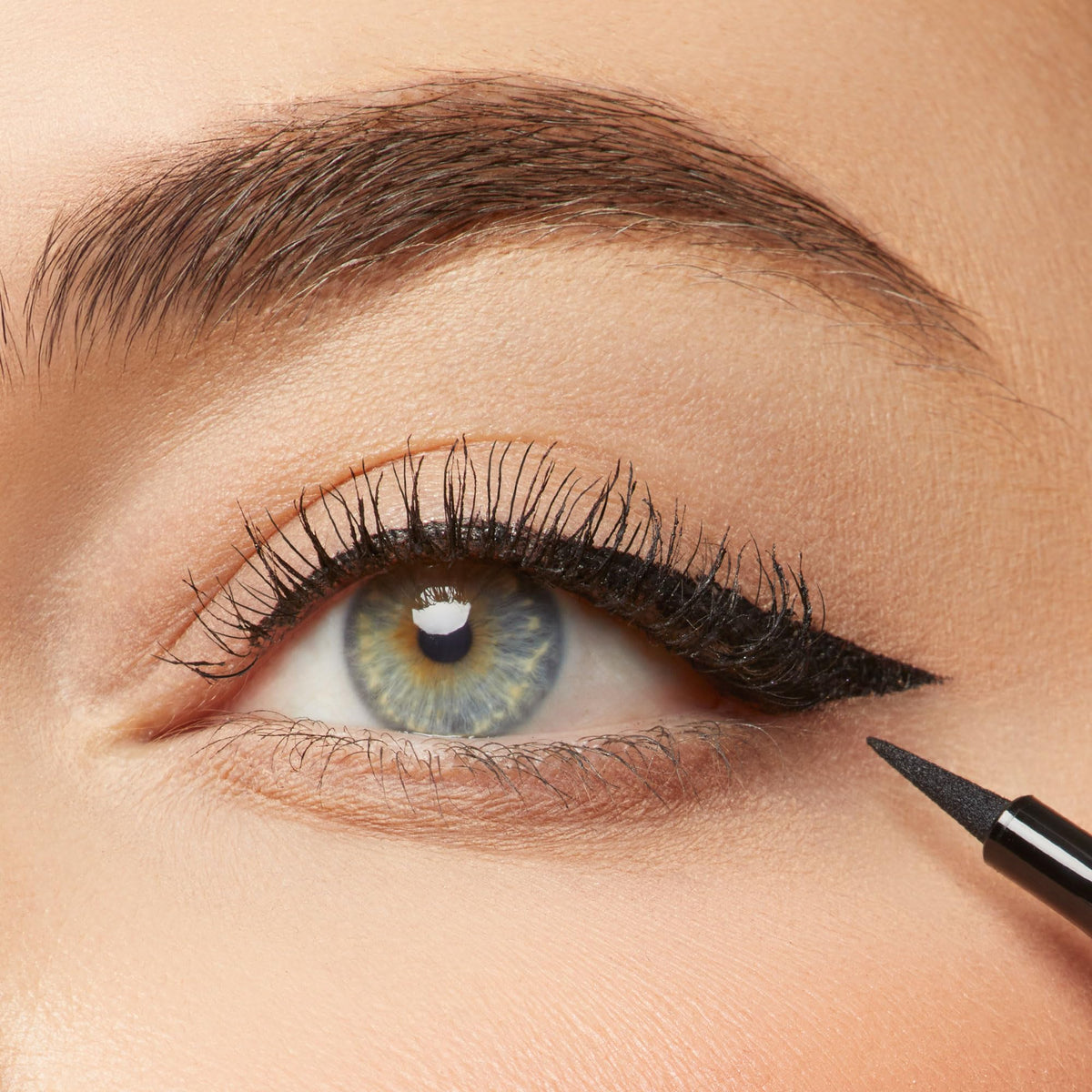 tarte ingredient label highlighting castor oil and glycerin benefit: lash-line hydration