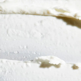 Tea Tree label close-up with ingredients, emphasizes botanical freshness