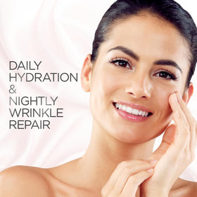 TEATRICAL day moisturizer texture close-up demonstrating lightweight absorption benefit