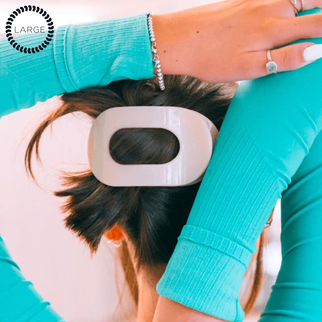 TELETIES large clip worn during yoga demonstrating stable, no-slip grip