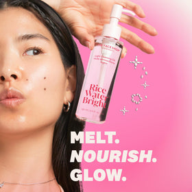 The Face Shop foaming cleanser texture foam demonstrating gentle, rich lather