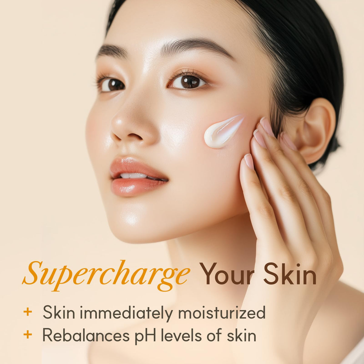 Open jar top view of The Face Shop cream showing smooth surface and fast-absorbing texture
