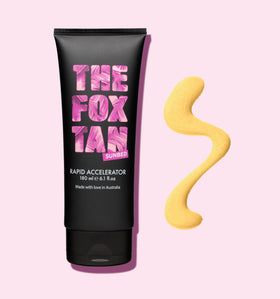 The Fox Tan ingredients label close-up highlighting FoxComplex and hydrating botanical components