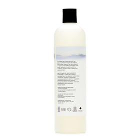 Close-up of shampoo dispensing texture from The Unscented Company showing gentle lather