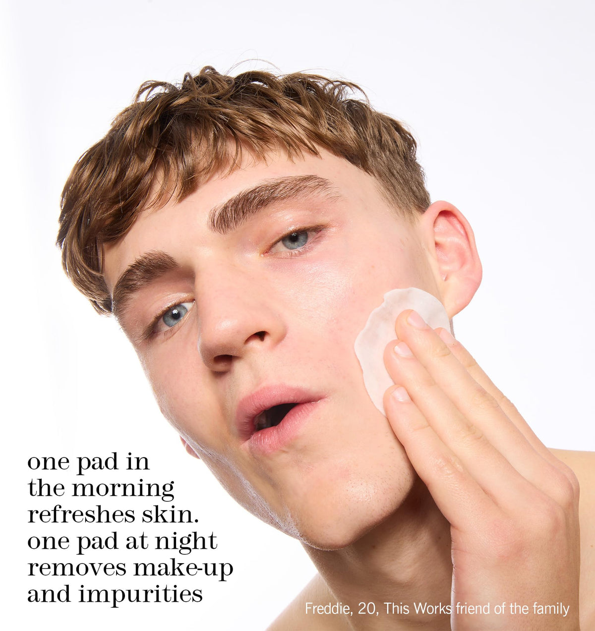 THISWORKS pads in a travel bag showing on-the-go refreshing benefit