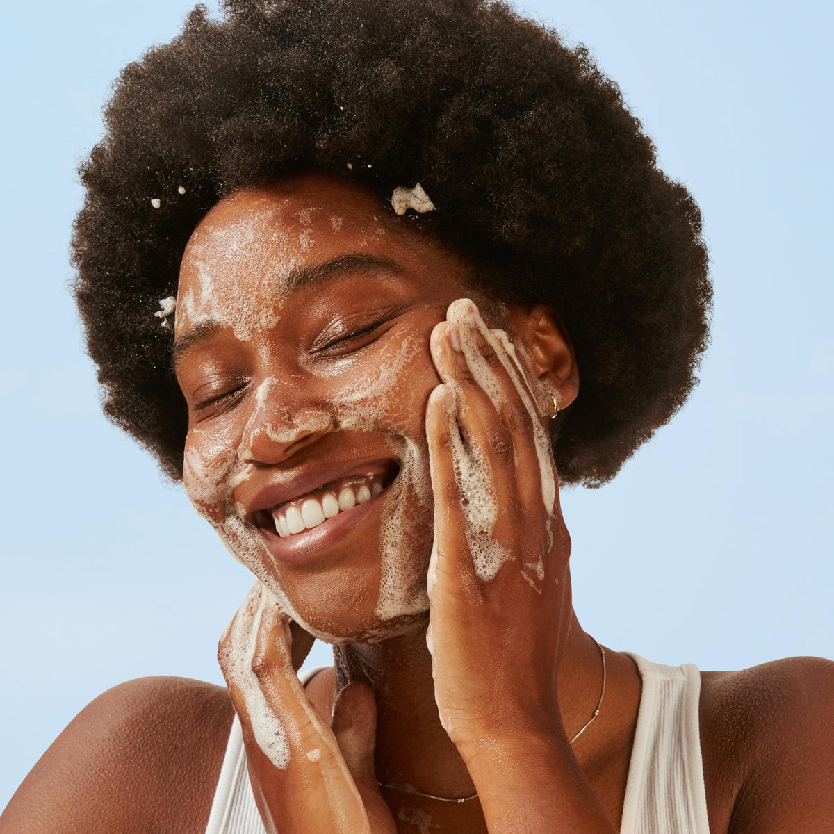 Three Ships salicylic acid liquid depiction showing pore-refining ingredient benefits
