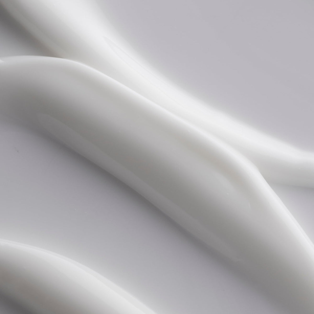 Three Ships cream texture droplet demonstrating lightweight absorption