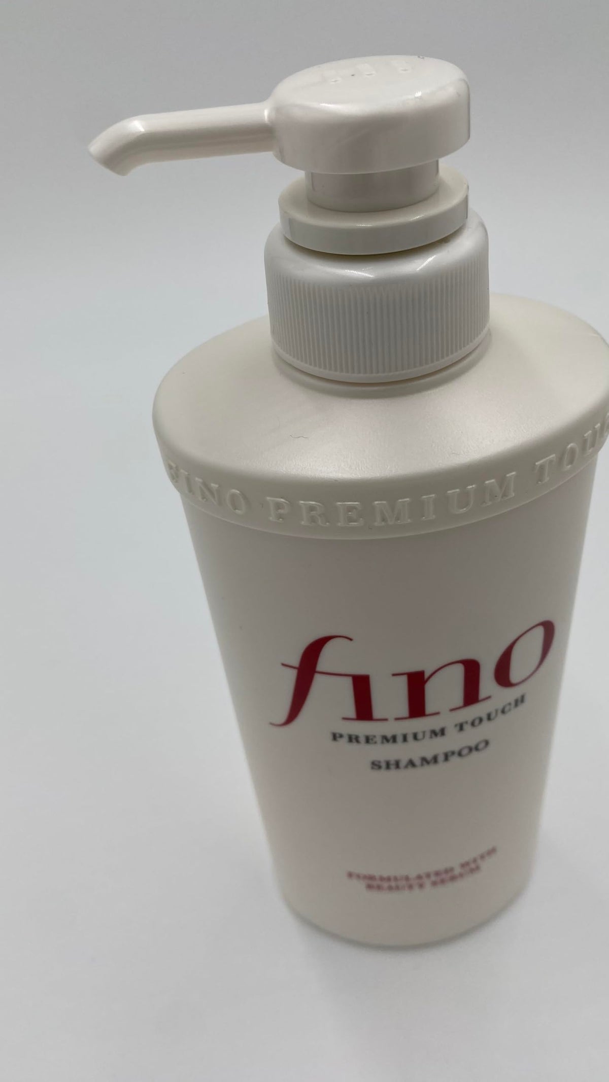 Thunder Tech salon-style bottle staged in bathroom lifestyle with JapanFino