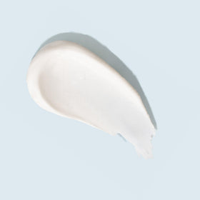 TIZO mineral stick close-up texture view displaying smooth mineral finish and gentle feel
