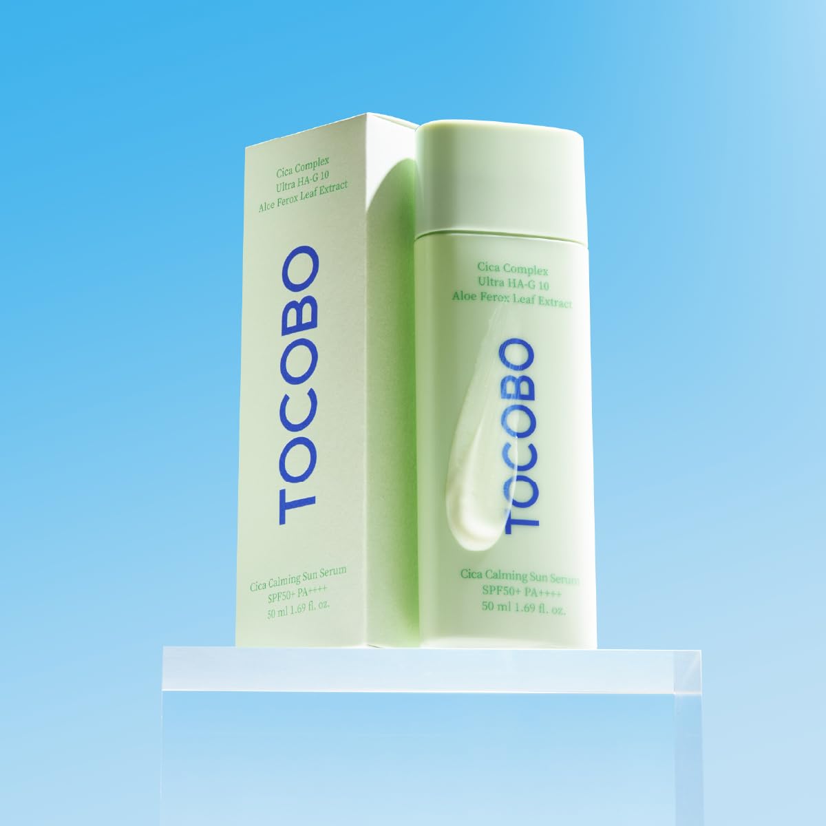 TOCOBO lifestyle image outdoors showing sun protection and comfort