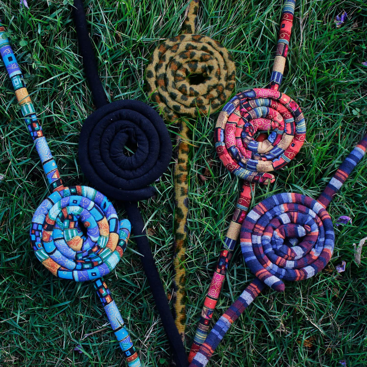 通用 bun style in use outdoors demonstrating long-lasting shape