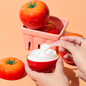 TONYMOLY size comparison with hand showing 2.8 oz travel-friendly scale