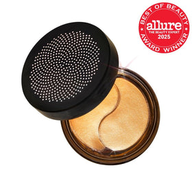 True Botanicals close-up of hydrogel patch texture, highlighting hydration benefit