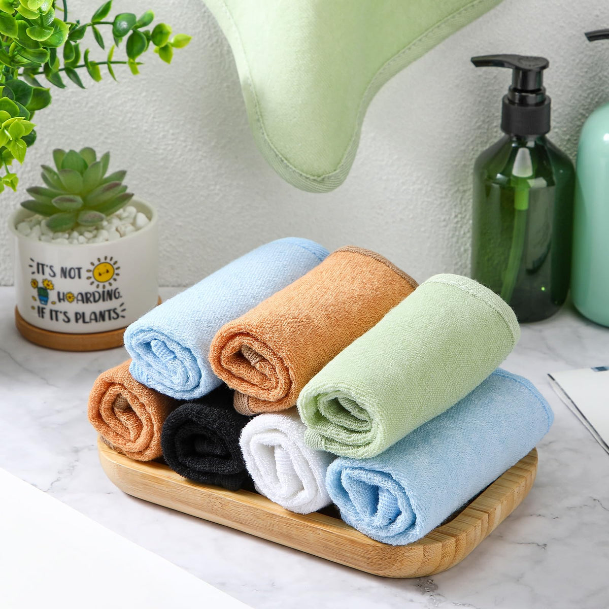 Tudomro washcloth producing foam to speed cleansing