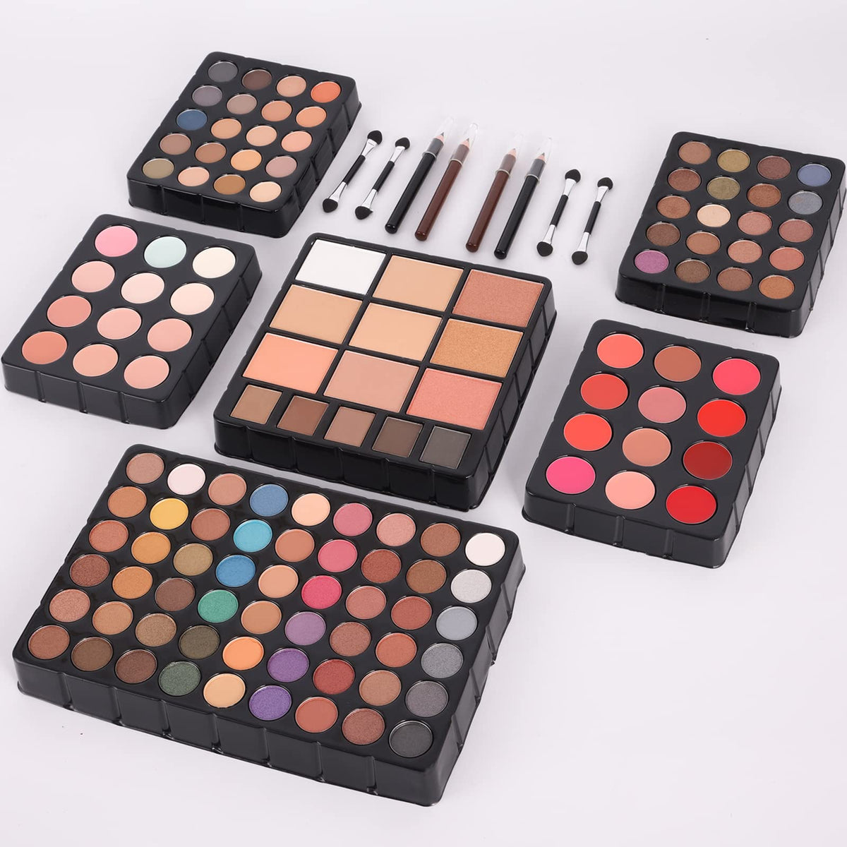 UNIFULL face powders and brushes demonstrating contouring and blending ease