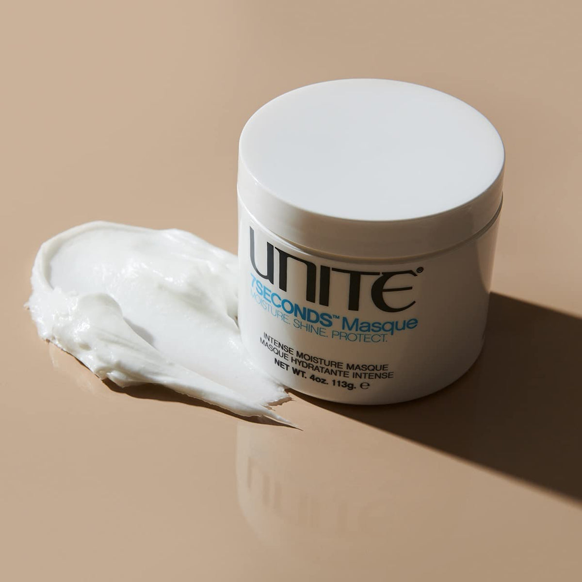 UNITE close-up of masque cream texture highlighting rich moisture delivery