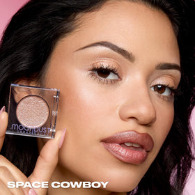 Urban Decay brightening inner corner demonstrating highlight benefit: instant luminous eye boost