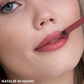 URBAN DECAY pencil tip and cap of Manic demonstrating precise application