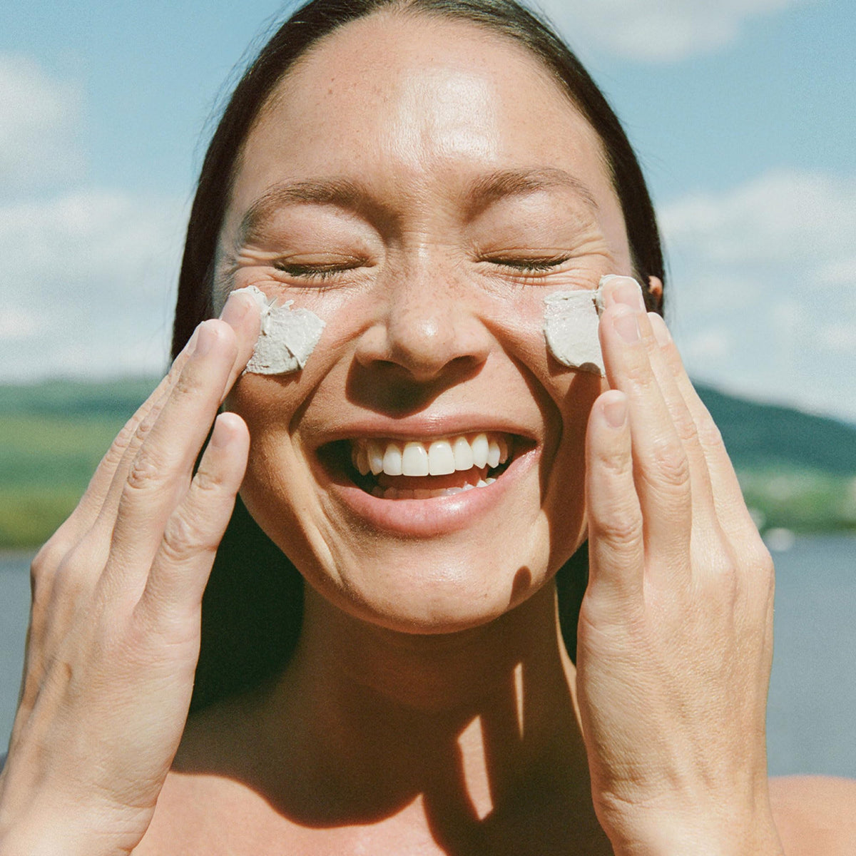 Ursa Major willow bark ingredient shot showcasing pore-clarifying benefit