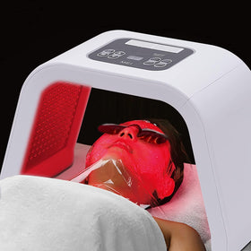 UTRENUI mask front view showing full LED array and comfortable fit benefit