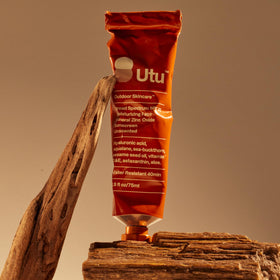 UTU lifestyle image outdoors showing sunscreen protection during activity