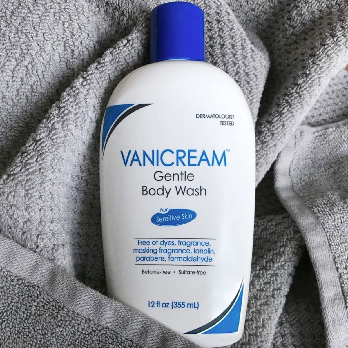 Vanicream shampoo pump close-up highlighting no-fragrance formula benefit