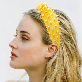 VELSCRUN worn with a ponytail, shows versatility and gentle grip