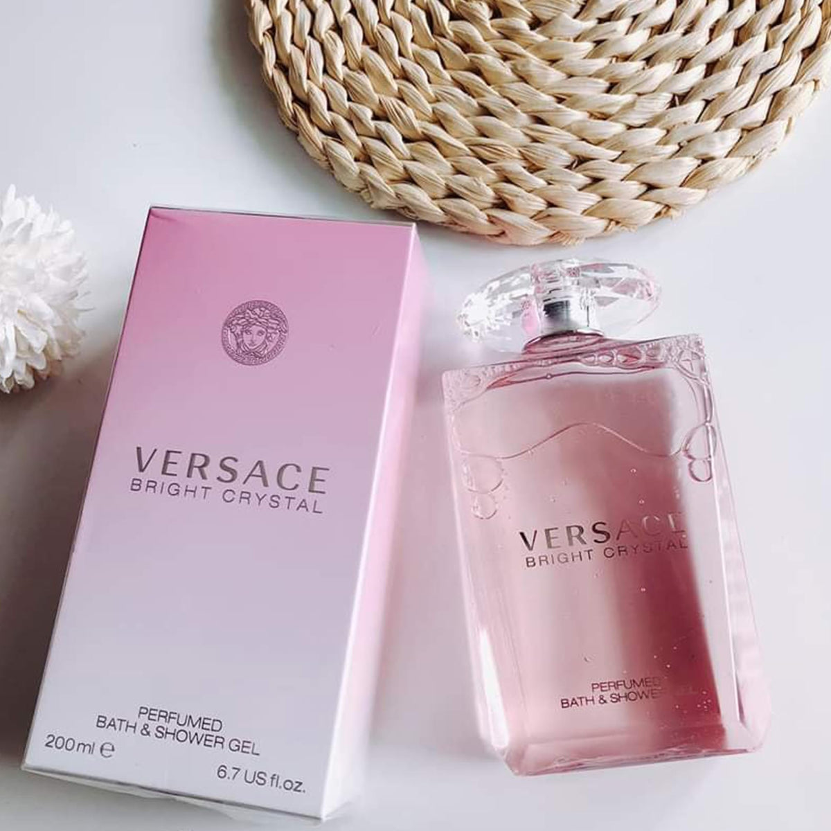 Versace Bright Crystal foam texture close-up showing creamy lather, gentle cleanse benefit