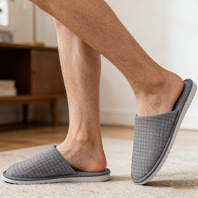 Vipay fleece upper close-up highlighting soft comfort for guests