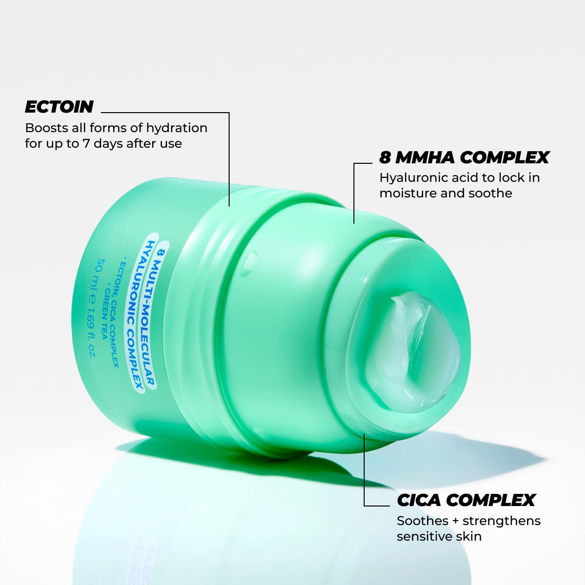 vitamasques spatula applying gel showing hygienic application and precise dosing
