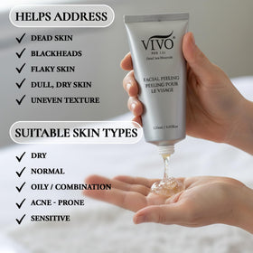 Vivo Per Lei tube held in hand to show real-world size and easy handling
