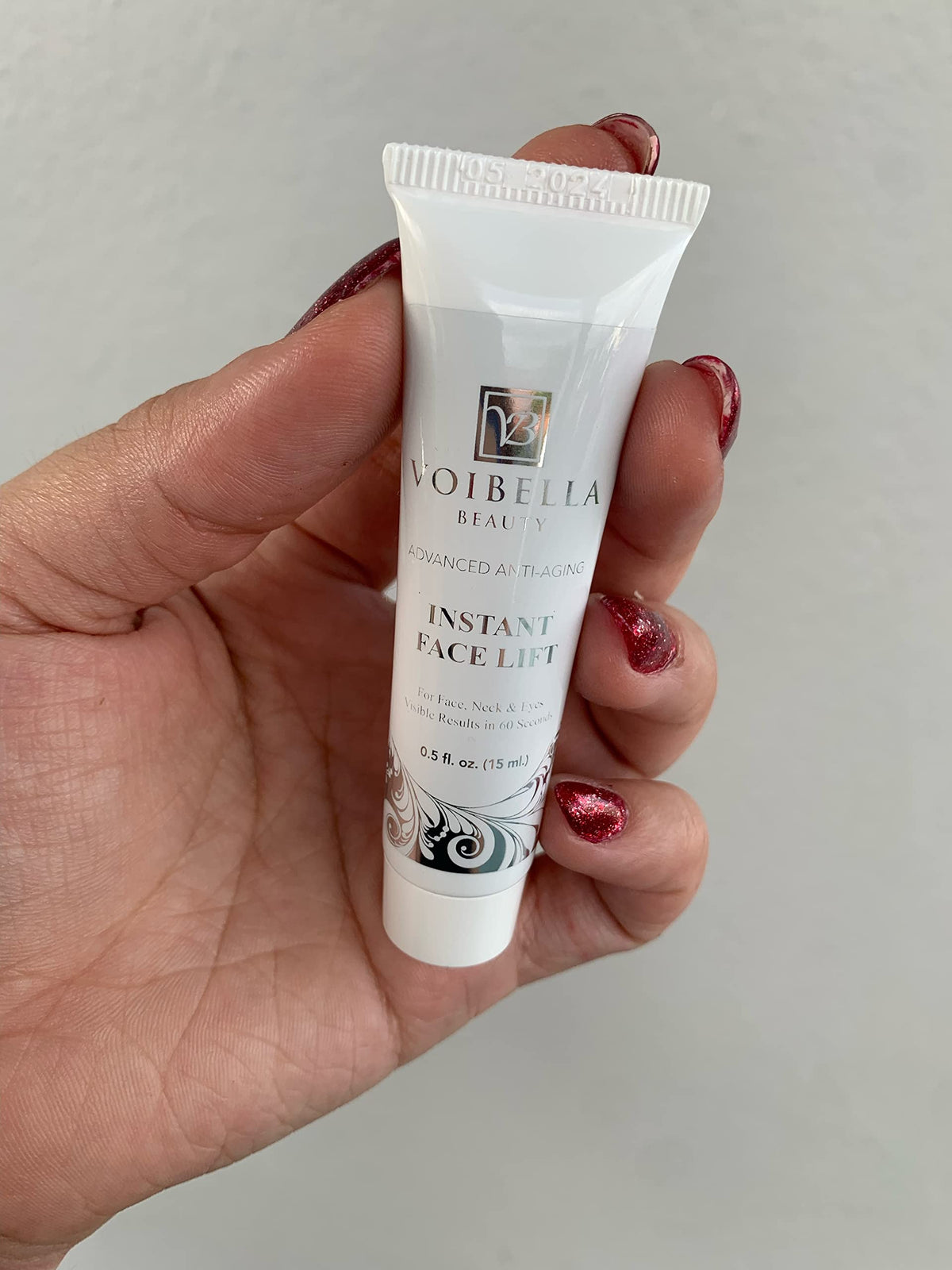 VOIBELLA BEAUTY neck comparison highlighting firmer-looking neck contour